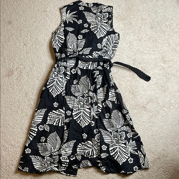 Jaclyn Smith Black and White Mock Neck Sleeveless Mini Dress - Picture 5 of 5